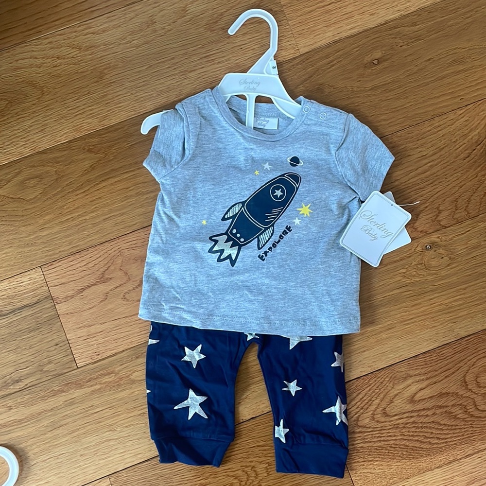 NWT sterling baby 2 piece set size 6 months